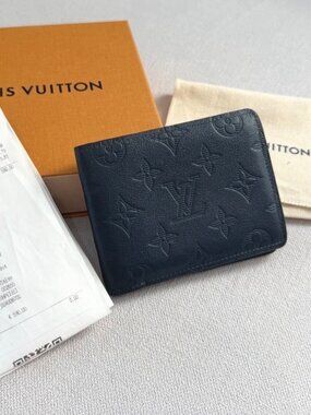 Louis Vuitton Men's Wallet